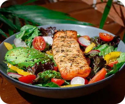 Grilled Salmon Garden Salad